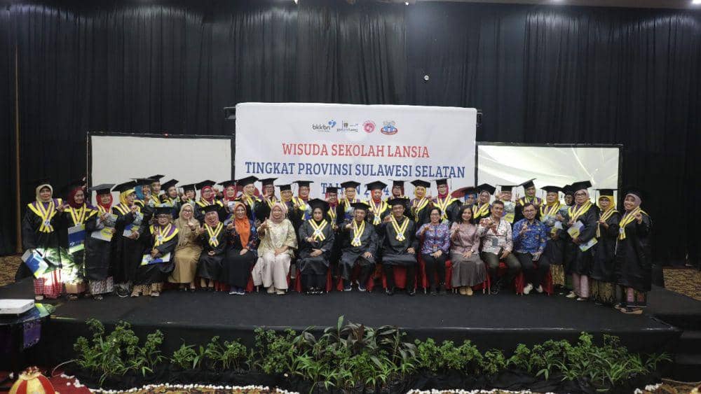 BKKBN Sulsel menggelar Wisuda Sekolah Lansia tingkat provinsi, Selasa (1/10/2024)/Istimewa