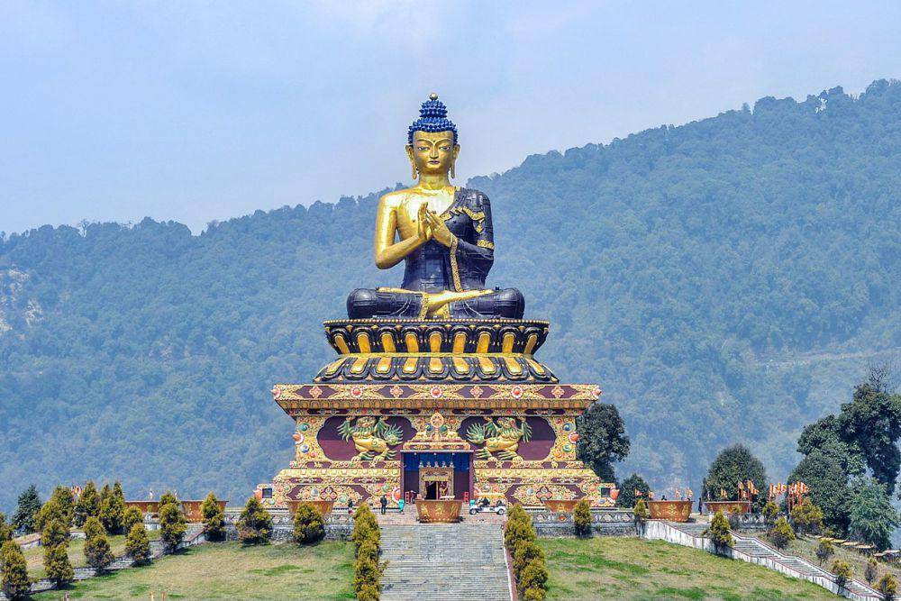 Patung Buddha Gautama di Taman Buddha, Ravangla, Sikkim, India. (commons.wikimedia.org/Joydeep)