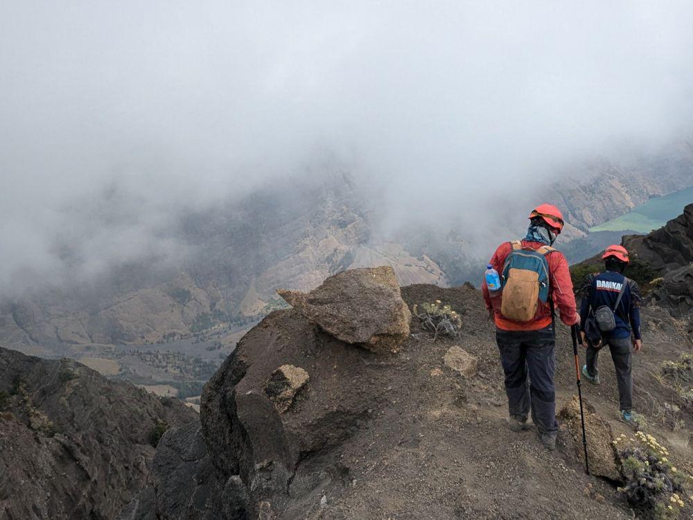 Pendaki Asal Jakarta yang Terjatuh di Gunung Rinjani Belum Ditemukan