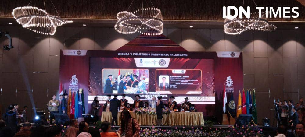 Lulusan Poltekpar Palembang (IDN Times/Feny Maulia Agustin)