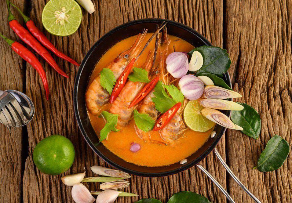 ilustrasi tom yum talay (freepik.com/jcomp)