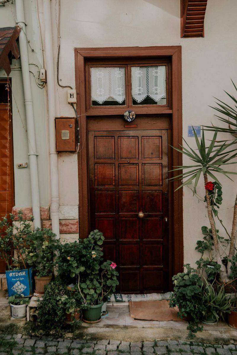 inspirasi pintu gaya Victoria (pexels.com/@omerderinyar)