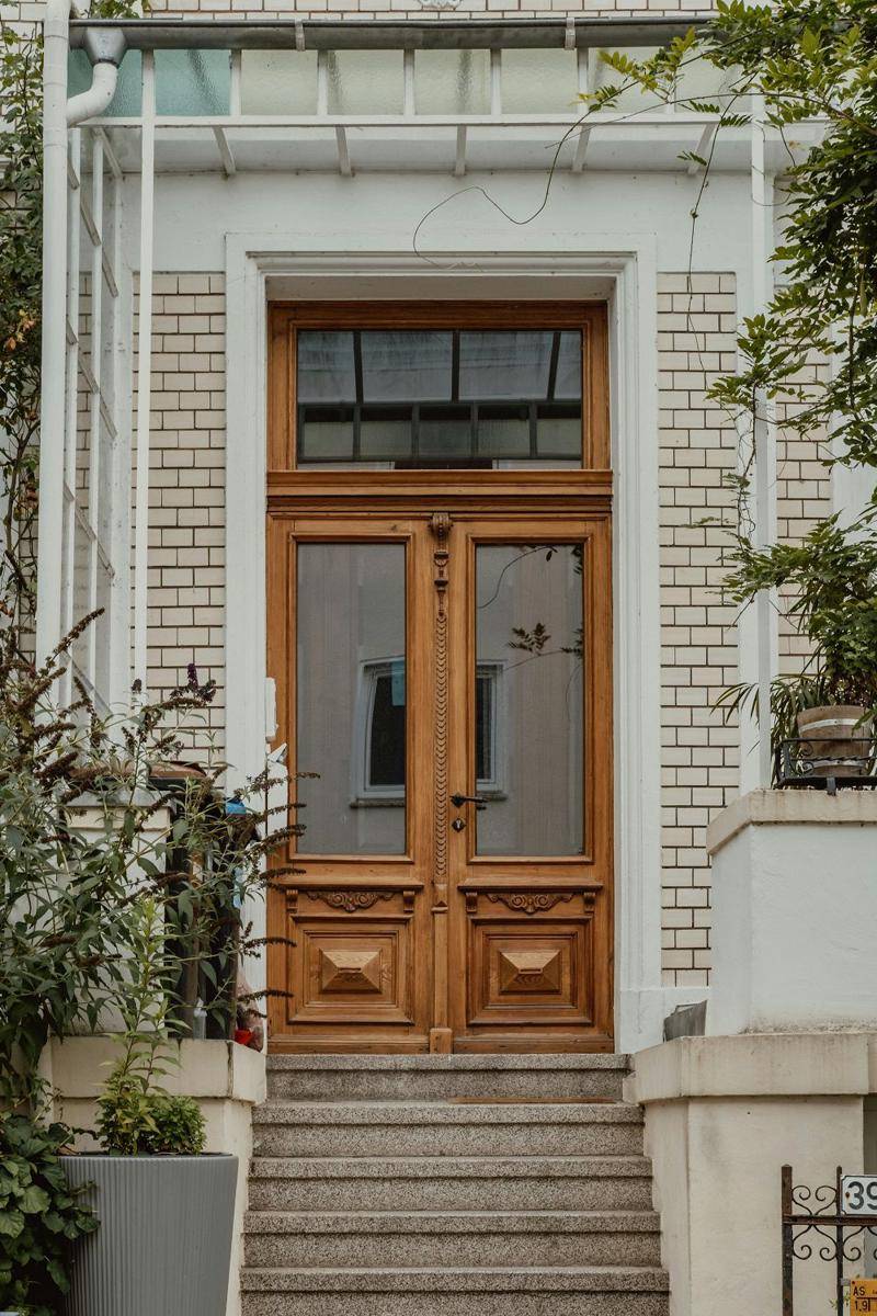 inspirasi pintu gaya Victoria (pexels.com/@maide-arslan-128712163)