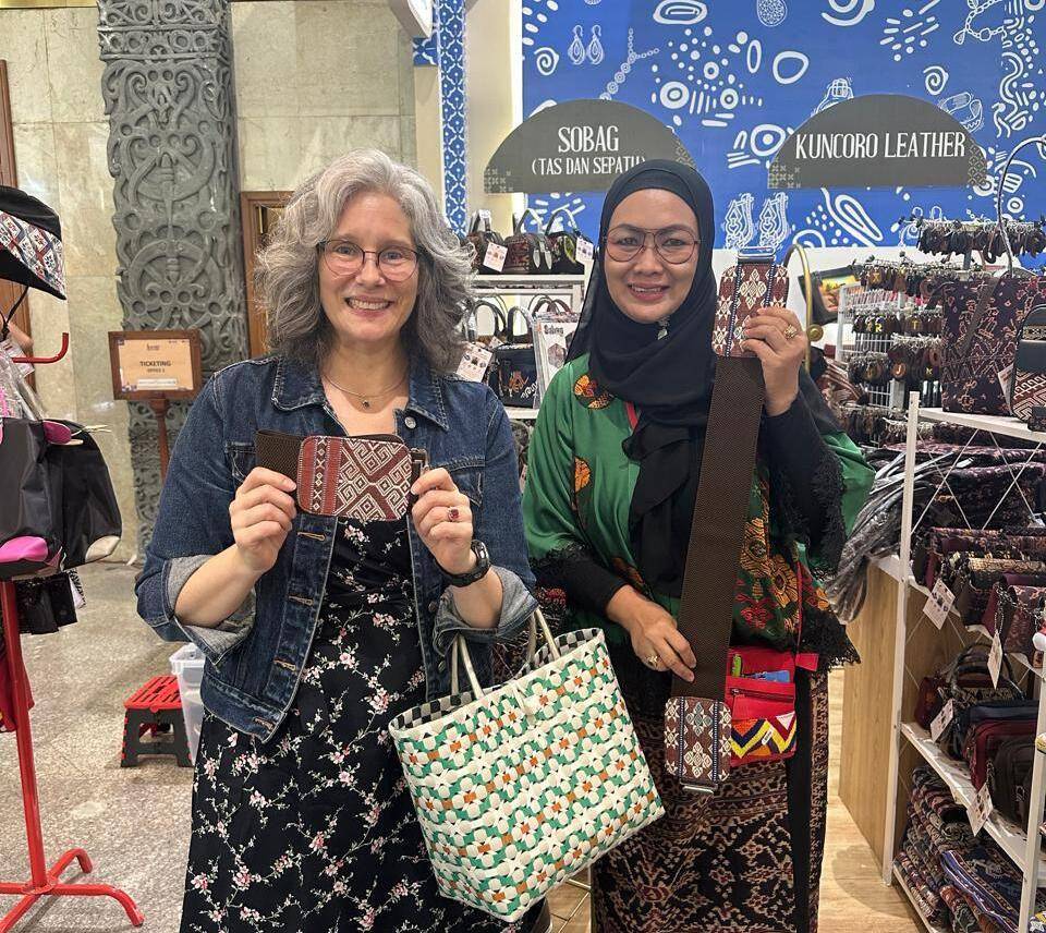PT Pertamina (Persero) kembali melibatkan Usaha Mikro Kecil Menengah (UMKM) binaannya dalam pameran kerajinan terbesar di Asia Tenggara, International Handicraft Trade Fair (INACRAFT). (Dok. Pertamina)
