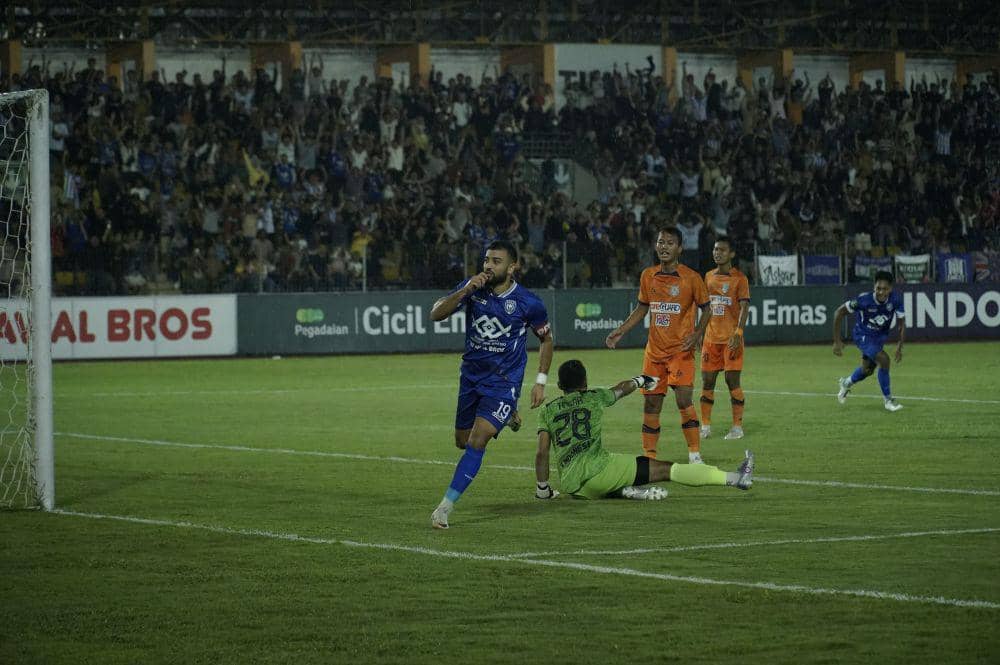 Omid Popalzay Unjuk Gigi, PSPS Gilas Dejan FC 2-0