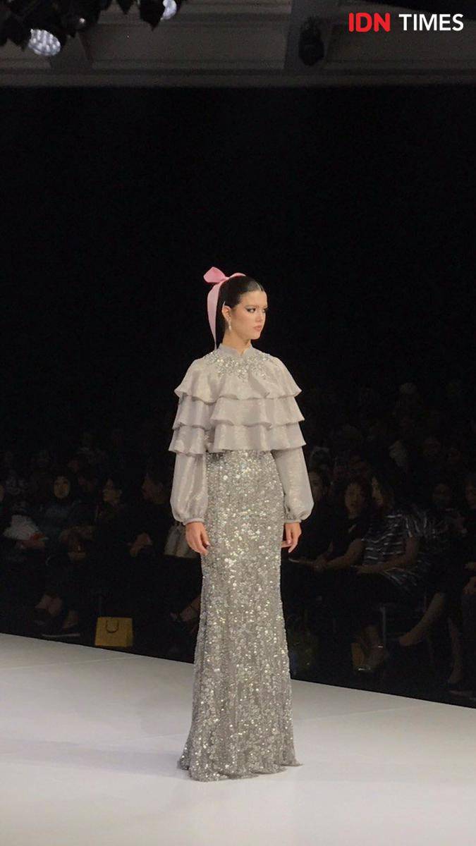 Potret koleksi Ivan Gunawan di The Langham Fashion Soiree . 1 Oktober 2024. (IDN Times/Hani Safanja)