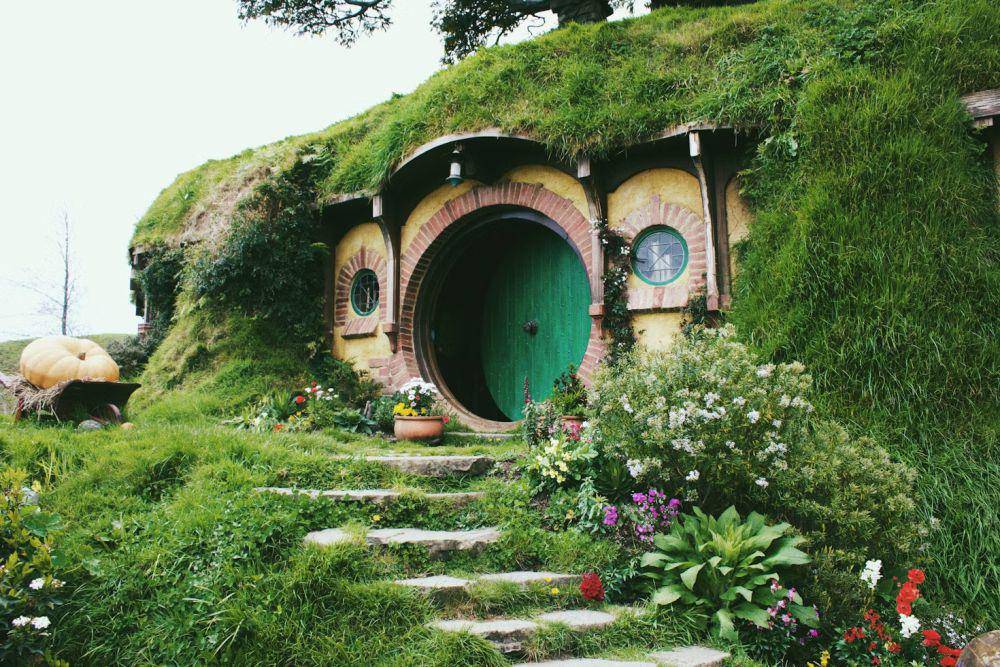 Hobbiton, Selandia Baru (unsplash.com/Raelle Gann-Owens)
