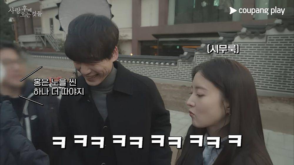 potret Lee Se Young dan Sakaguchi Kentaro di balik layar What Comes After Love (dok. YouTube/ Coupang Play)