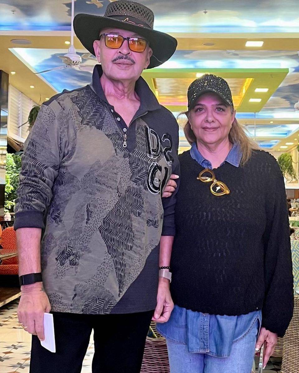 Rakesh Roshan dan istri (instagram.com/rakesh_roshan9)