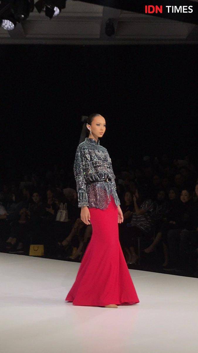 Potret koleksi Ivan Gunawan di The Langham Fashion Soiree. 1 Oktober 2024. (IDN Times/Hani Safanja)