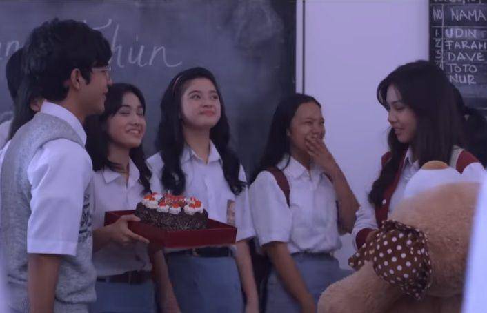 cuplikan film Dilan 1990 (dok. Falcon Pictures/Dilan 1990)