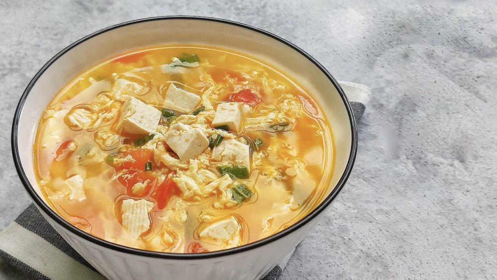 Resep Sup Tahu Telur Tomat yang Gurih Maksimal, Hangatkan Badan!