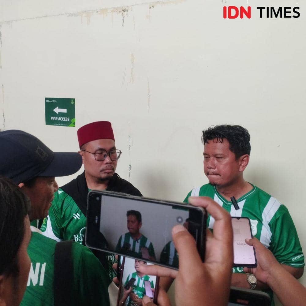 Prof Ridha usai nonton PSMS versus FC Bekasi City di Stadion Baharuddin Siregar, Lubukpakam, Rabu (2/10/2024)