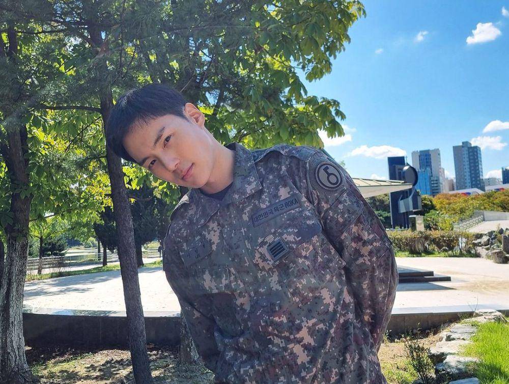 potret Minhyuk MONSTA X keluar wamil (x.com/OfficialMonstaX)