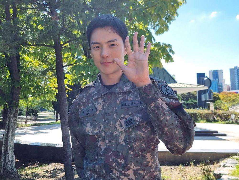 potret Minhyuk MONSTA X keluar wamil (x.com/OfficialMonstaX)