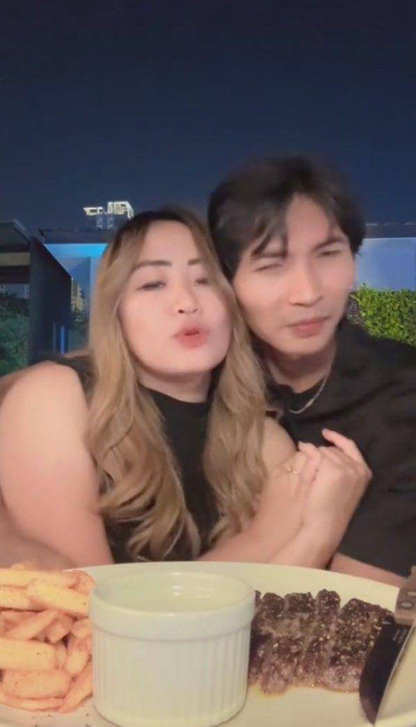 potret mesra Pinkan Mambo dan Arya Khan (tiktok.com/arya_joget)