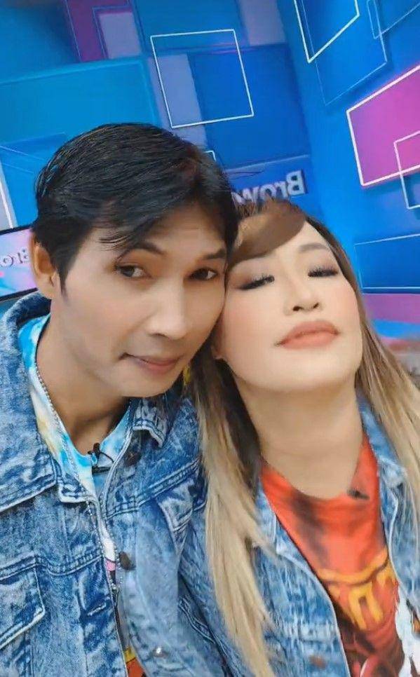 potret mesra Pinkan Mambo dan Arya Khan (tiktok.com/arya_joget)