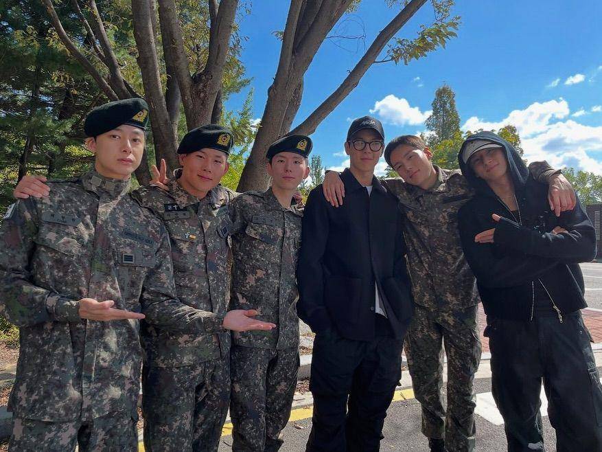 potret Minhyuk MONSTA X keluar wamil (x.com/OfficialMonstaX)