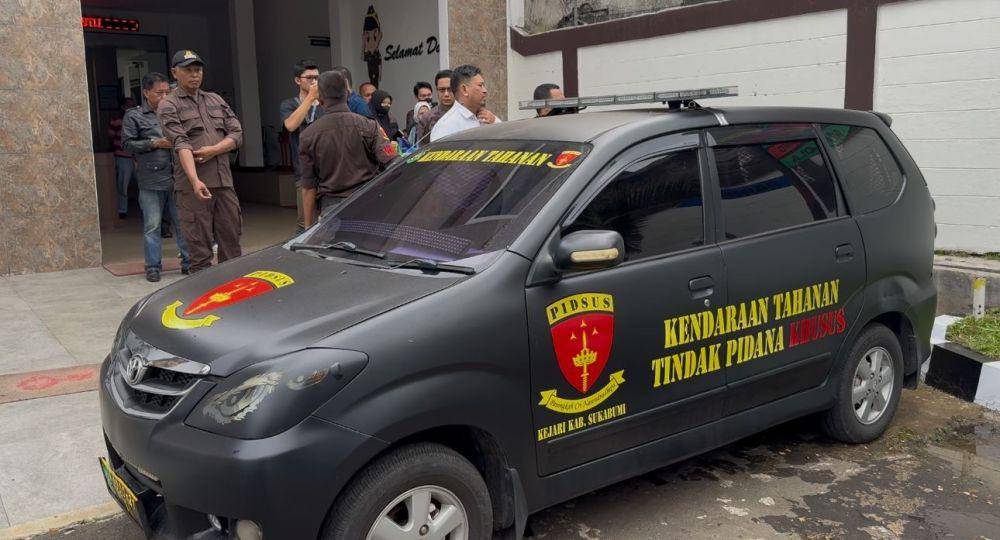 Tersangka korupsi PKBM saat dibawa ke Lapas Bandung (IDN Times/Fatimah)