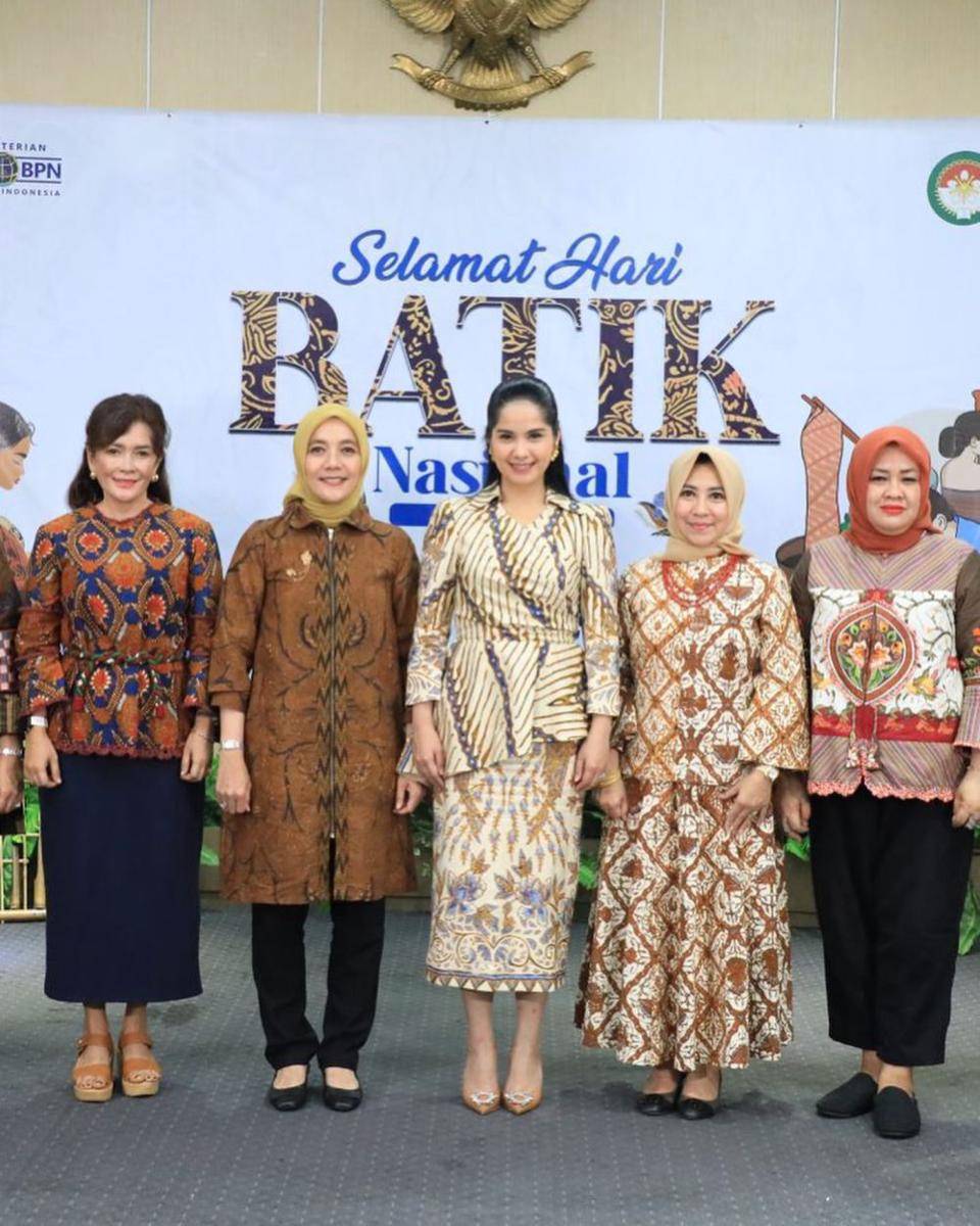 potret Annisa Yudhoyono peringati Hari Batik Nasional (instagram.com/annisayudhoyono)