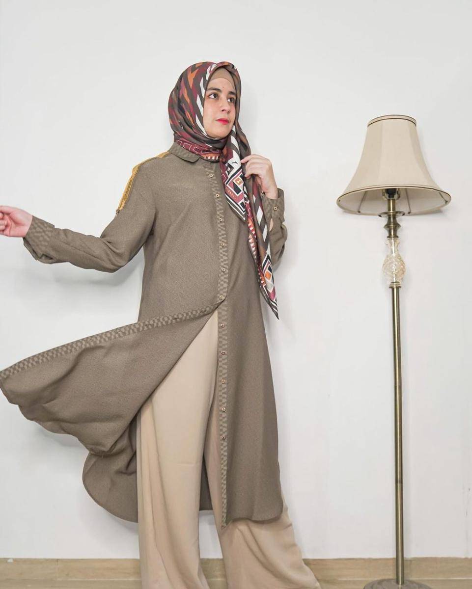 ide OOTD hijab simpel ala Risty Tagor (instagram.com/ristytagor)