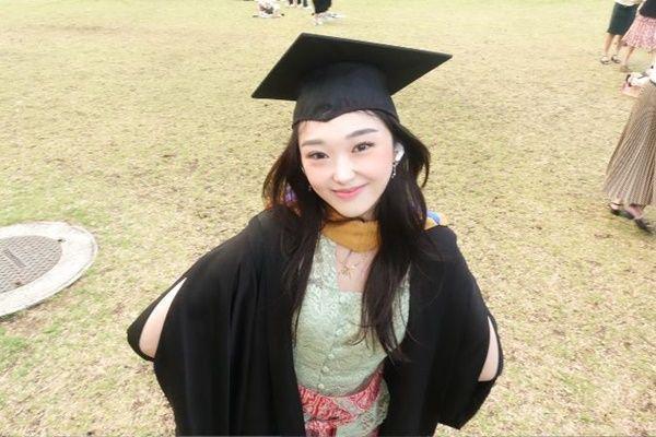7 Potret Livy Renata Wisuda S1 di Macquarie University Australia