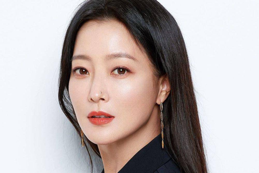 Kim Hee Sun (instagram.com/ent.hinge)