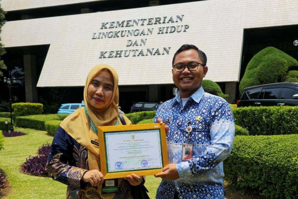 SMA Negeri 40 Jakarta dinobatkan sebagai Sekolah Adiwiyata (Sekolah Berbasis Lingkungan) tingkat Nasional tahun 2024.