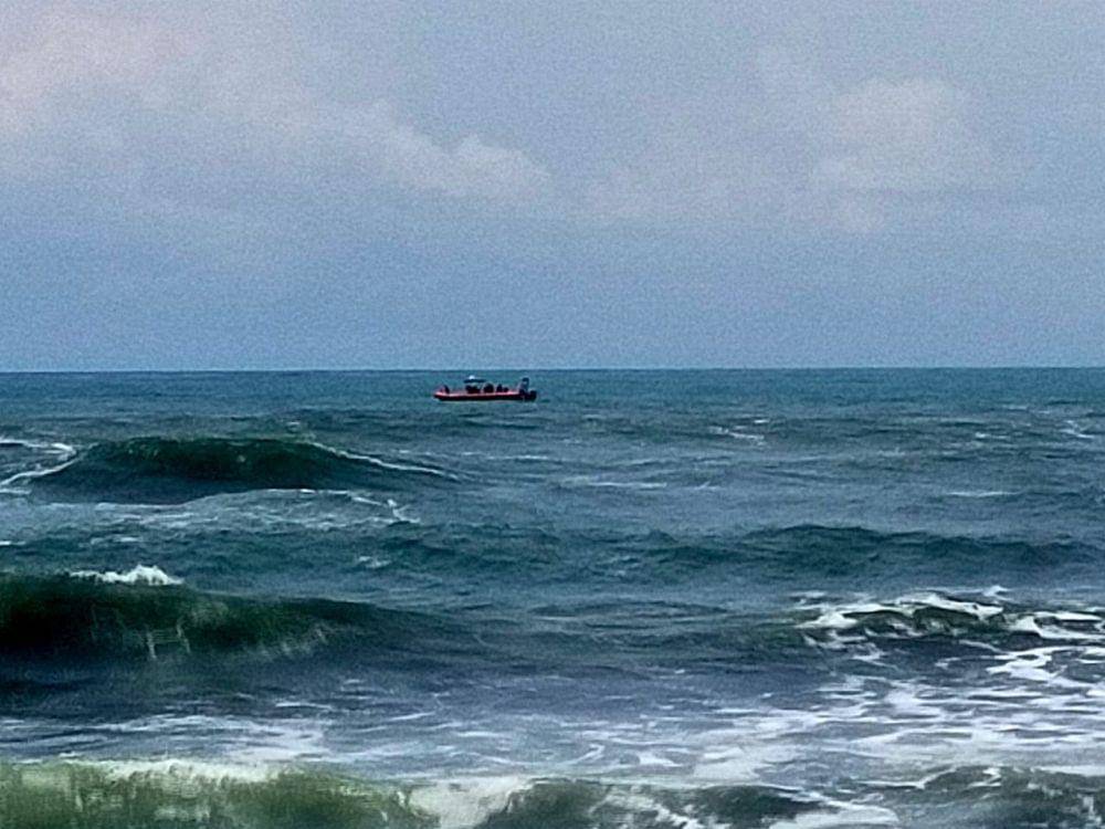 Kondisi perairan Pantai Wagir Indah Adipala Cilacap. (IDN Times/Dok Humas Basarnas Cilacap)
