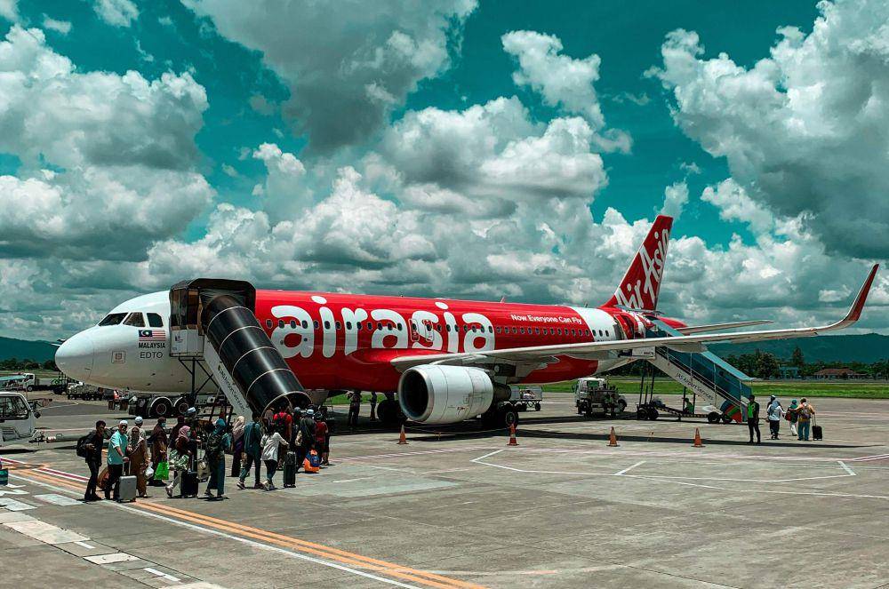 Ilustrasi jumlah keberangkatan penumpang pesawat di Bandara Adisucipto menurun. (Unsplash.com/Muhammad Syazwan)