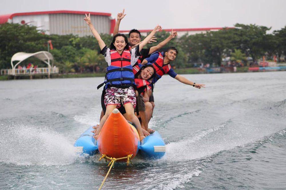 Pengunjung yang sedang berekreasi di Jakabaring Sport City, Palembang. (instagram.com/jakabaringsportcity)