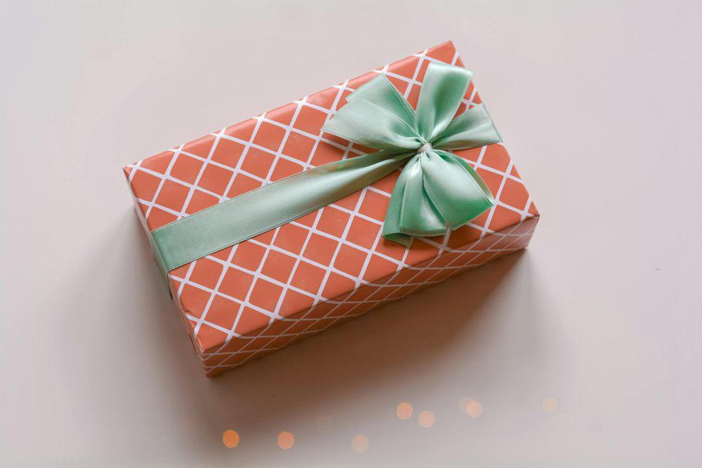 9 Ide Kado Ulang Tahun untuk Rekan Kerja Perempuan, Anti Mubazir!