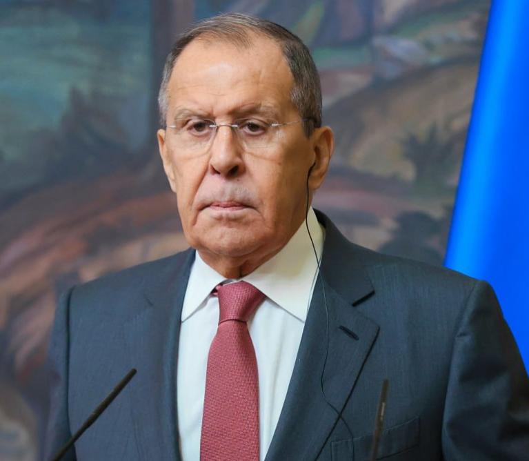 Terbang ke Arab Saudi, Menlu Rusia Bahas Ukraina dengan AS