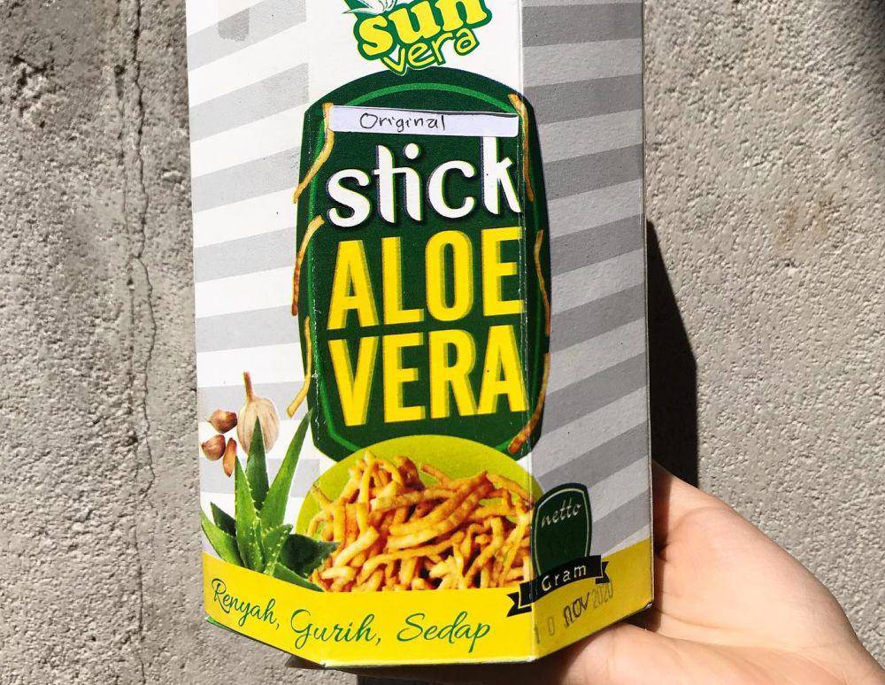 ilustrasi stik lidah buaya (instagram.com/isunvera_)