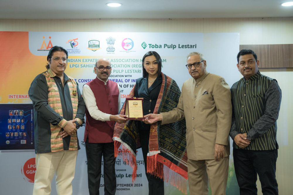 Sarah Pia Desideria Panjaitan Terima Penghargaan dari India