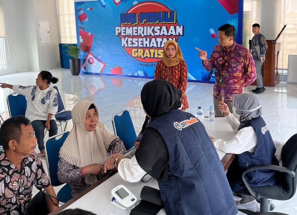 BRI Semarang Pattimura Bantu Nasabah Pensiunan Cek Kesehatan Gratis