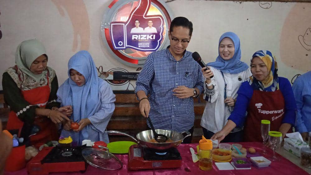 Rico Waas Ditodong Masak Nasi Goreng saat ke Kafe Haji Muhiddin