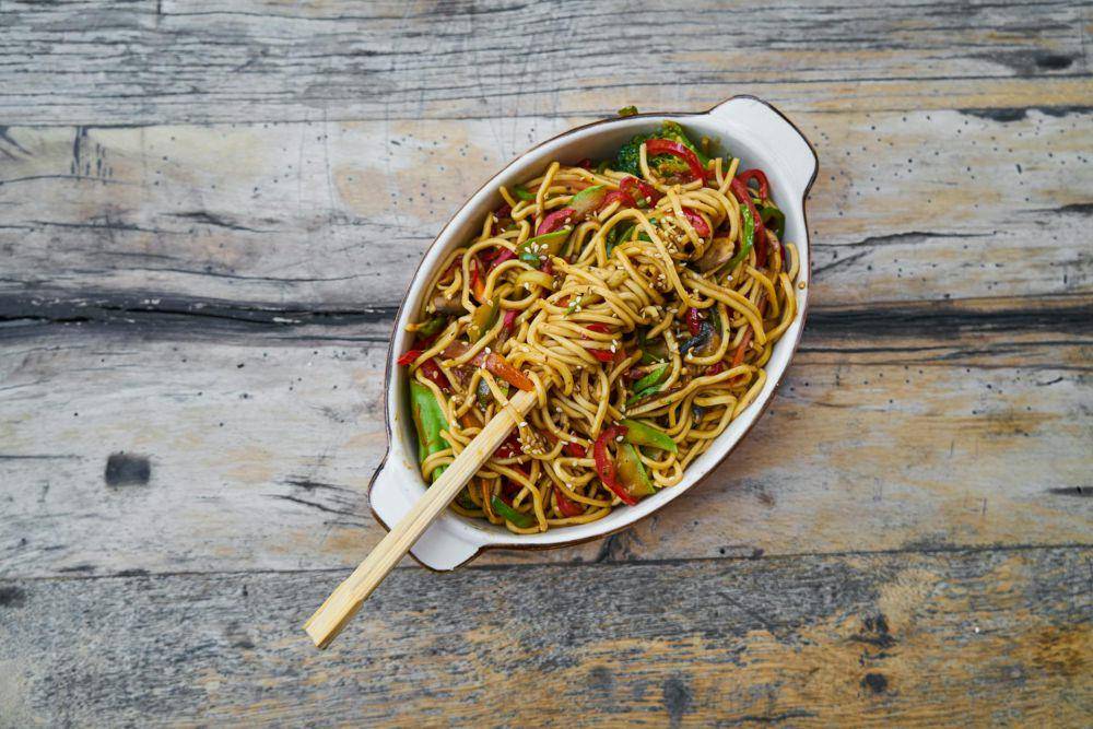 ilustrasi mi goreng asam pedas ala Thailand (pexels.com/Engin Akyurt)