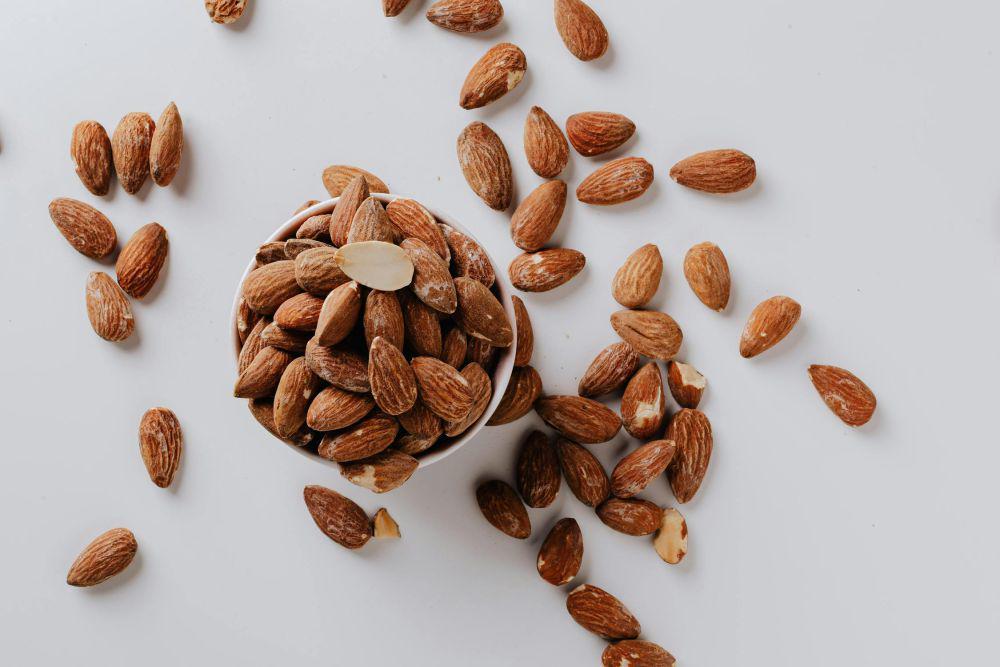 4 Cara Membeli Kacang Almond yang Bagus dan Aman