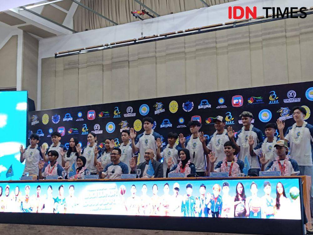 Mahasiswa UBL panen medali di PON 2024. (IDN Times/Tino).