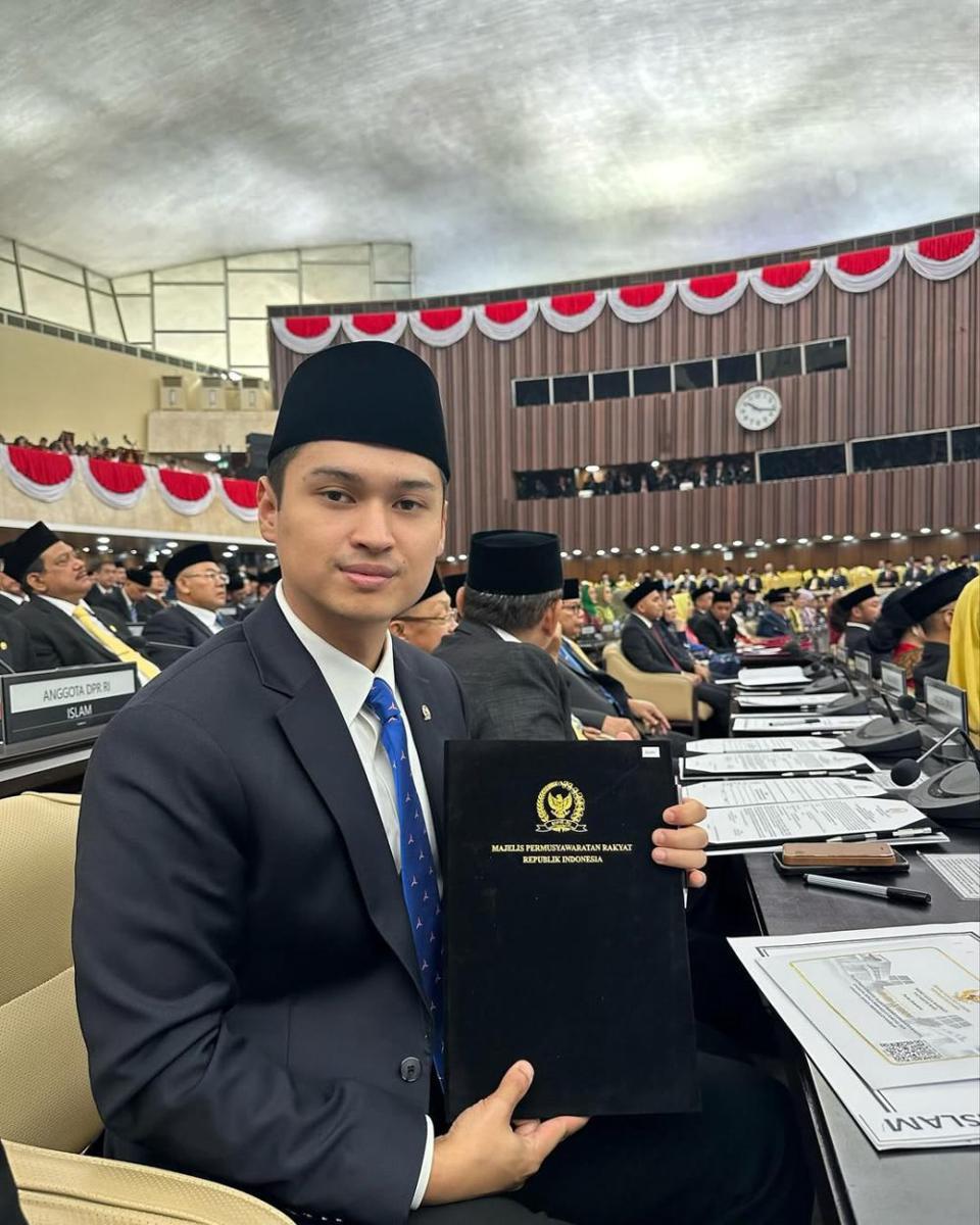 Profil Rizki Natakusumah, Anggota DPR dari Dinasti Politik Pandeglang