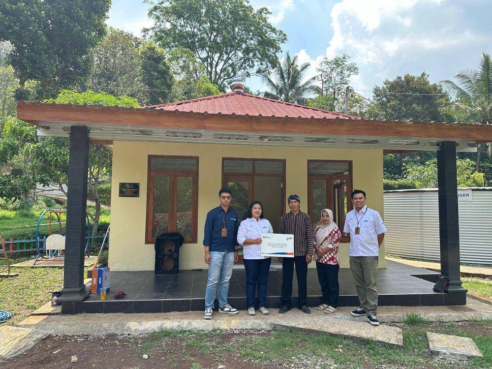 BRI Branch Office Ungaran menyalurkan bantuan tanggung jawab sosial dan lingkungan (TJSL) kepada Desa Lerep senilai Rp500 juta untuk pengembangan potensi desa, Rabu (2/10/2024). (dok. BRI)