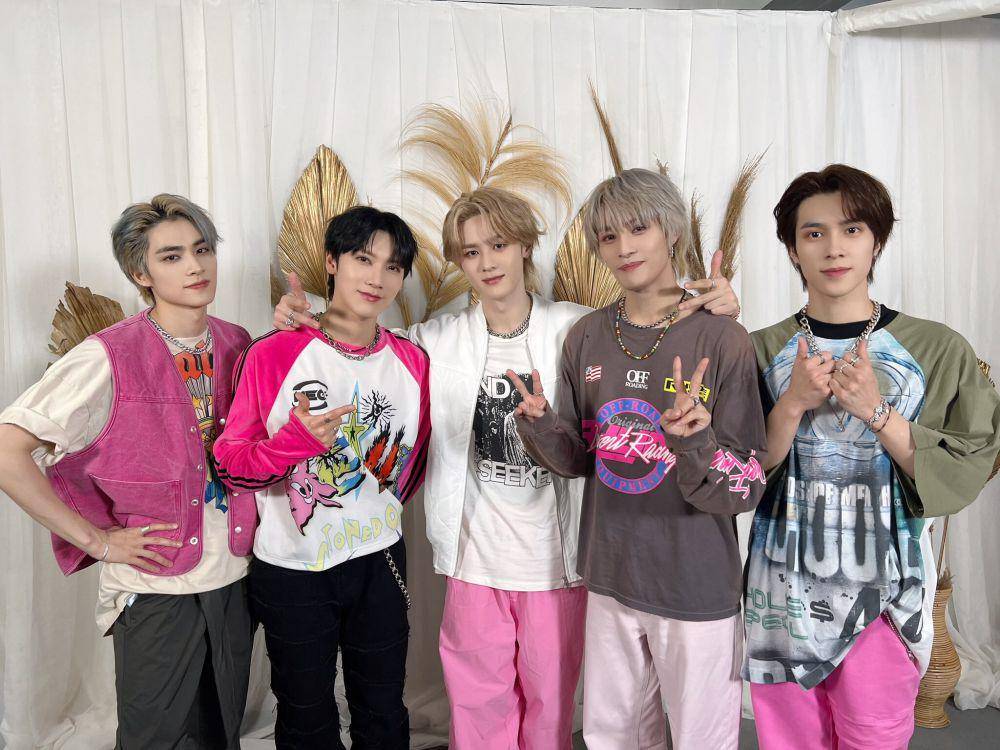 WayV (x.com/WayV_official)