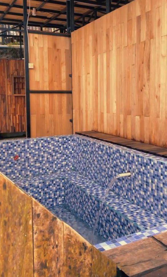 Suasana di kolam air panas privat di Jacuzzi. Instagram/jacuzzipacet