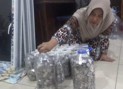 Kisah IRT di Jombang Bayar Biaya Umrah Pakai Uang Receh