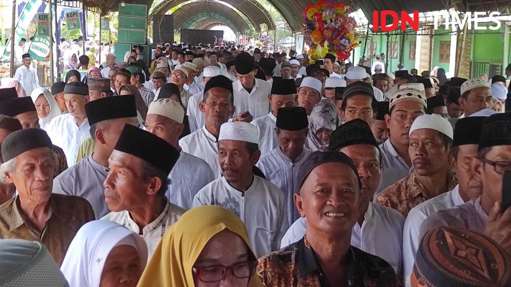 Gus Yasin Hadiri Maulid Akbar Jepara, Dipuji Pintar Baca Kitab Sintuduror