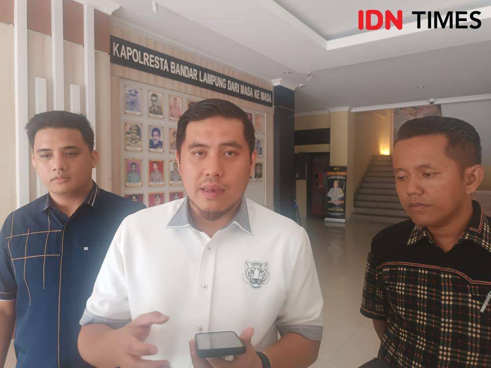 Tim Penasihat Hukum Anastasia, M Randy Pratama. (IDN Times/Tama Yudha Wiguna).