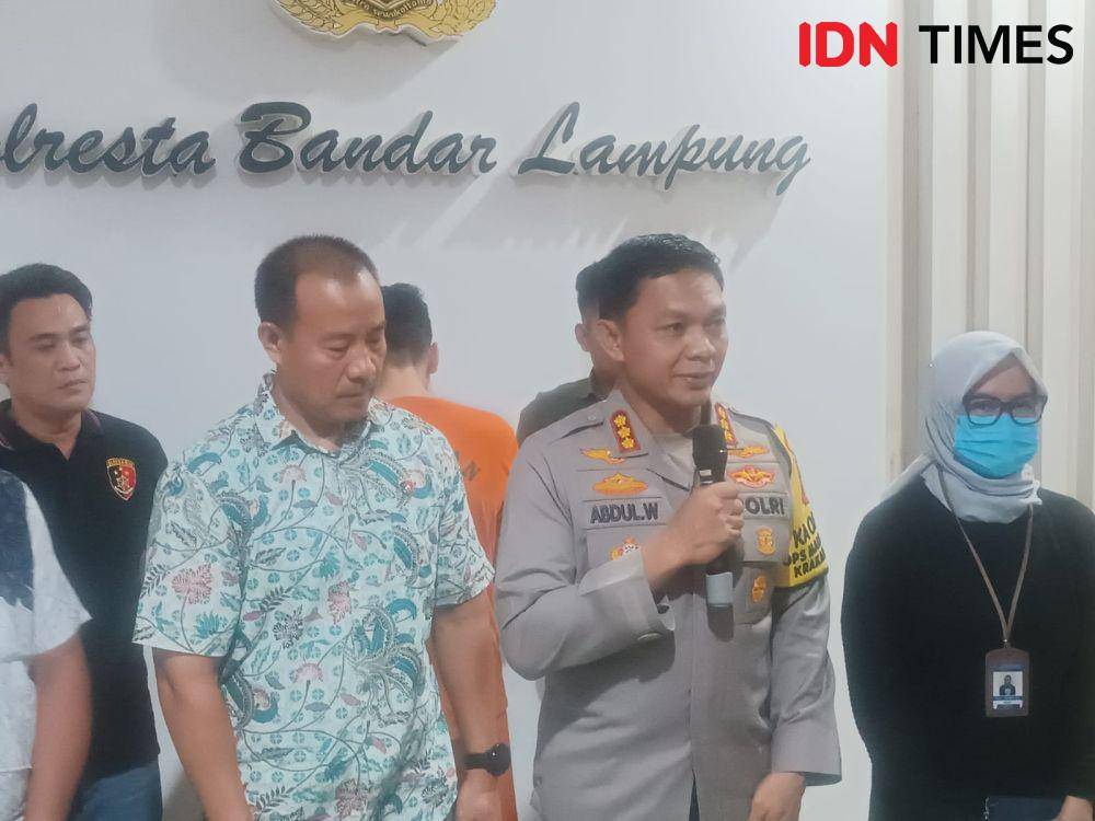 Konferensi pers penetapan tersangka suami selebgram Lampung Anastasia Noor Widiastuti inisal AP. (IDN Times/Tama Yudha Wiguna).