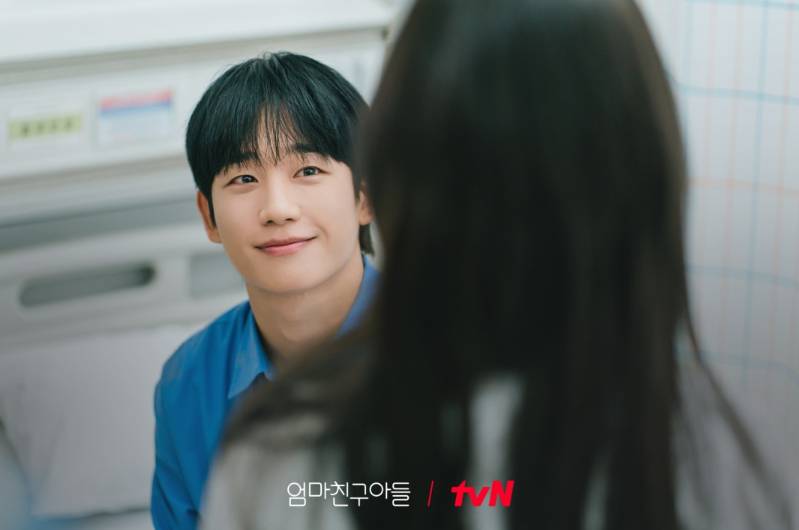 Jung Hae In di drama Love Next Door (Dok. tvN/Love Next Door)