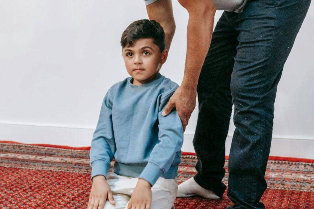 Ilustrasi anak salat (Pexels.com/Timur Weber)